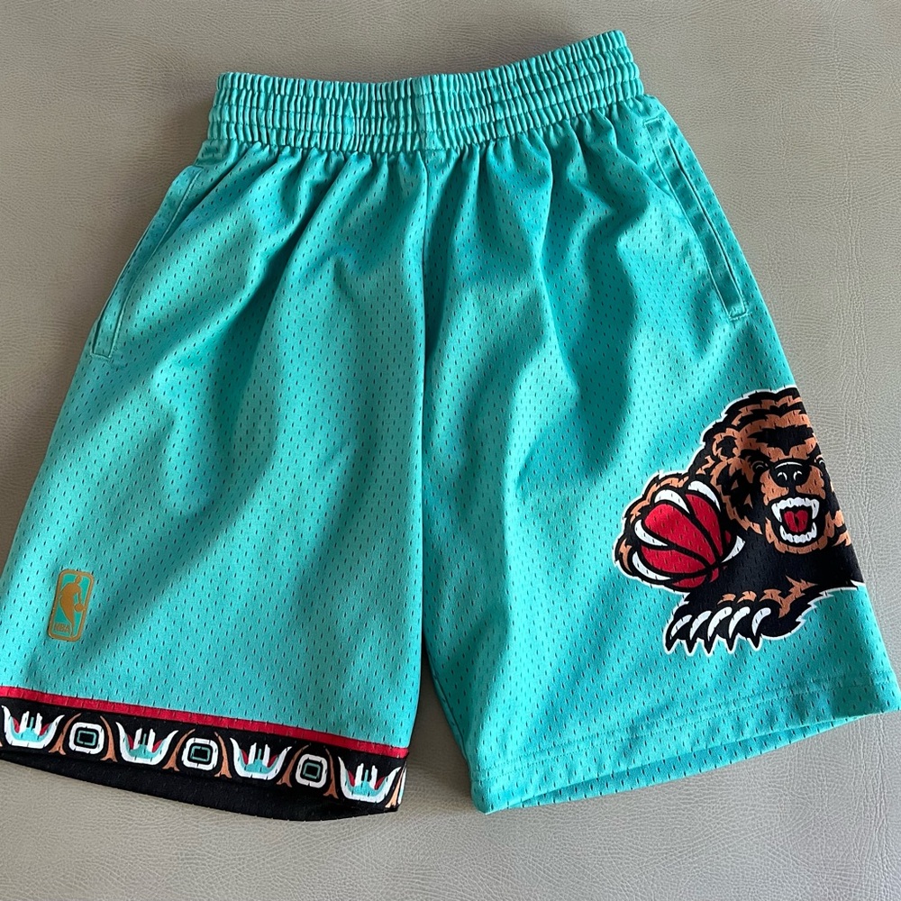 Mitchell & Ness NBA Vancouver Grizzlies Turquoise 1996-97 Road Swingman Shorts